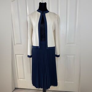 Vtg St. John Marie Gray Navy Blue and Cream Santana Knit Open Cardigan Skirt Set
